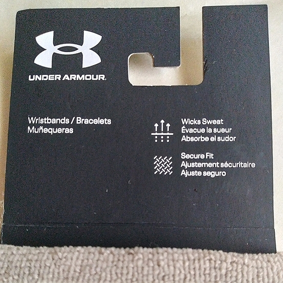 Under Armour Wristbands - Picture 4 of 4